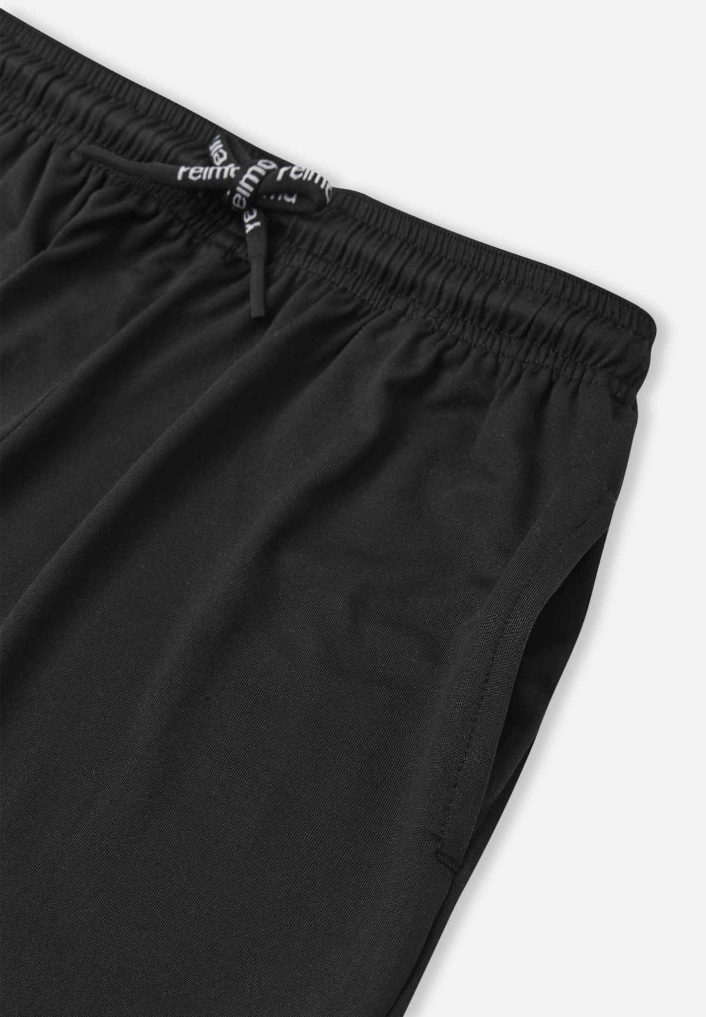 Shorts Ilmassa